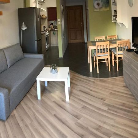 Pitypang Apartman Gyula Exteriör bild