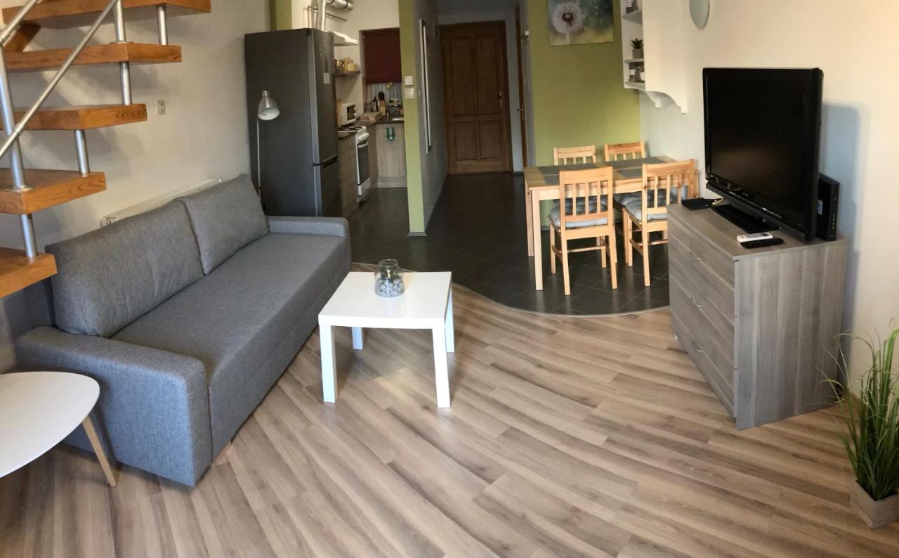 Pitypang Apartman Gyula Exteriör bild