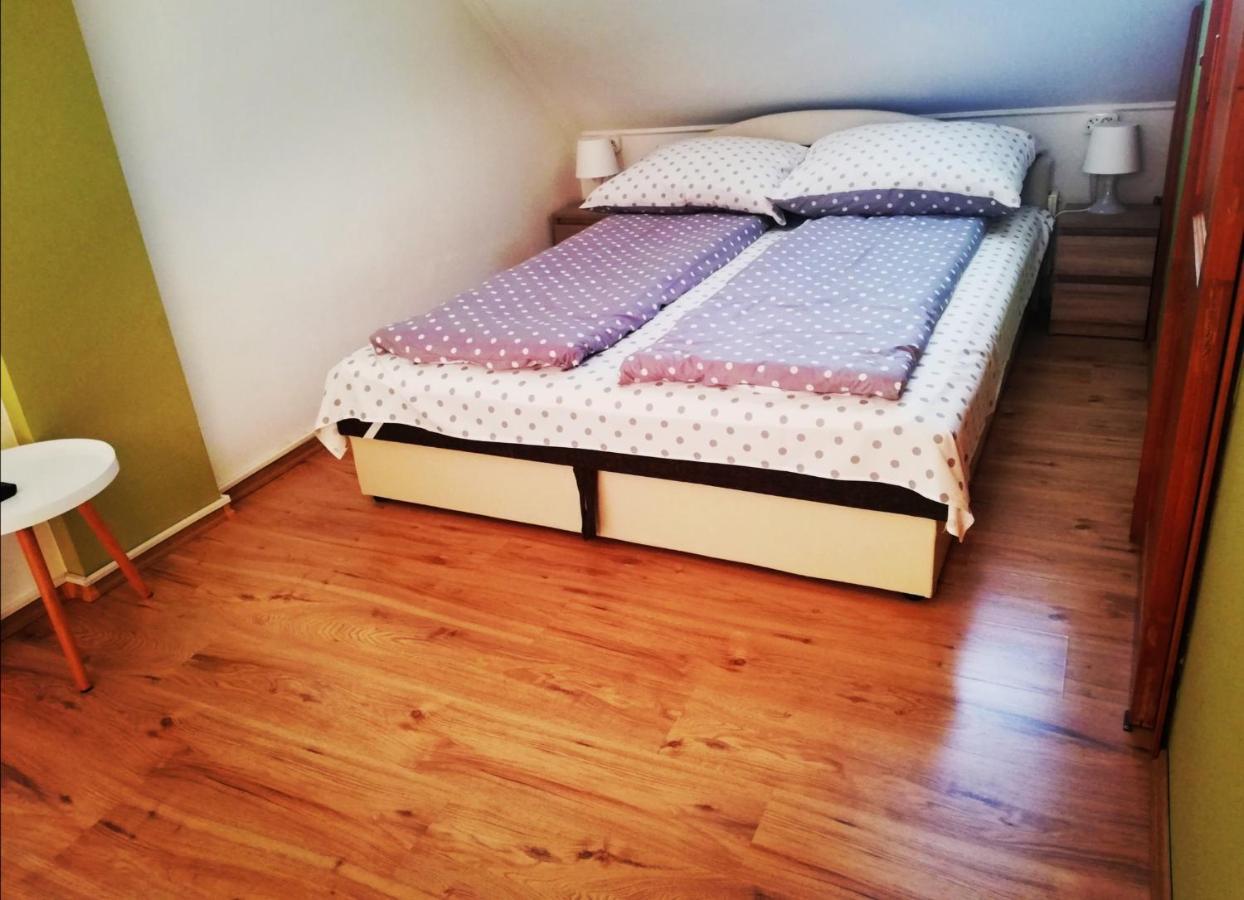 Pitypang Apartman Gyula Exteriör bild